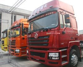 陕汽天然气重卡酷炫第二届太原国际卡车暨物流展览会