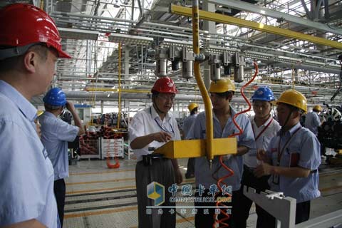 上海依维柯红岩通过2010年安全质量标准化复审