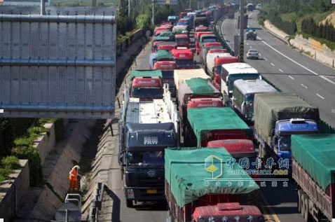 京藏高速堵车