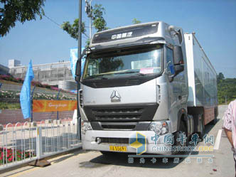 HOWO A7转播车