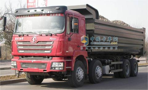 陕汽新款轻量化德龙F3000 8×4公路自卸车