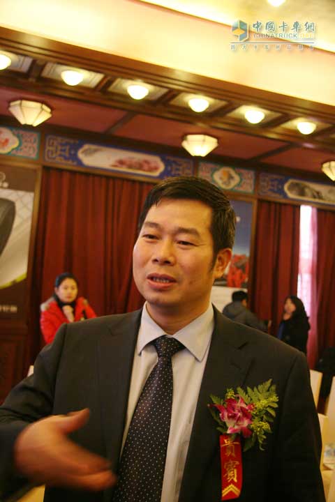 南京依维柯总经理周亮在颁奖典礼后接受记者采访