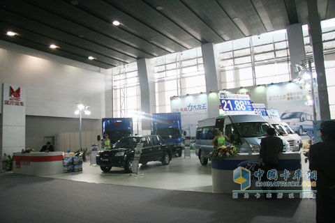 江铃展台全影图