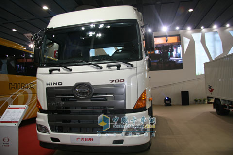 广汽日野700系列牵引车