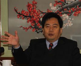 华菱用大服务与大金融构建2011年产销4万辆平台