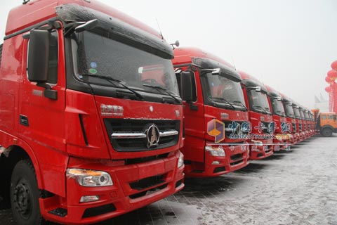 新疆万国?北奔V3重卡新疆产品推荐会展车