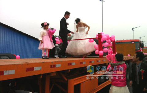 雷飞和申欣的别样婚礼