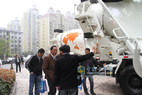 北奔重汽混凝土搅拌车