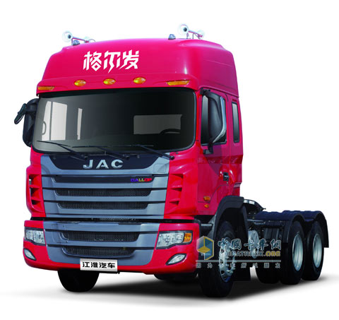 江淮重卡6x4牵引车