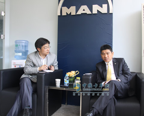 曼恩公司亚太区总裁兼CEO李荣耀先生接受卡车网总编吴永强先生采访