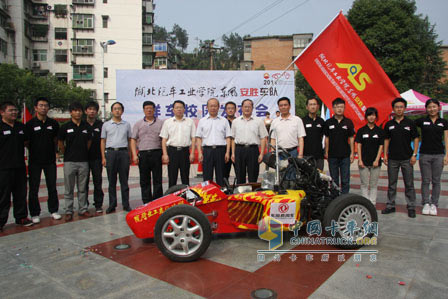 东风商用车独家冠名全国FSAE大赛湖北汽院车队