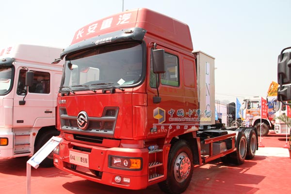 长安重汽新能源牵引车