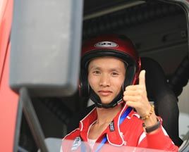 东风柳汽全国中卡极限挑战赛激战郑州