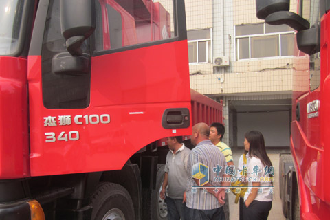 用户近距离感受杰狮