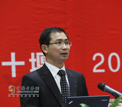 东风商用车公司总经理黄刚