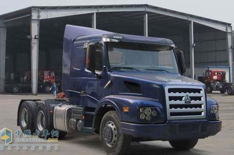 中国重汽威泺平顶6×4牵引车