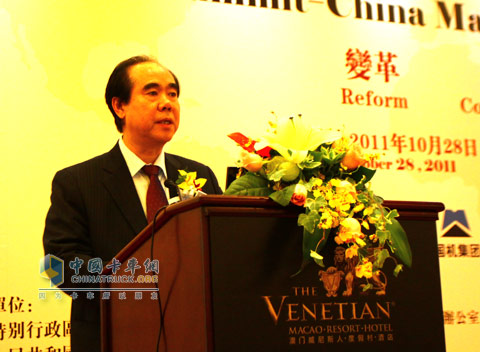 东风汽车公司党委副书记、工会主席范仲