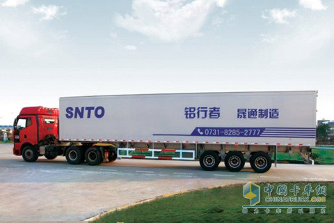 晟通全铝厢式挂车