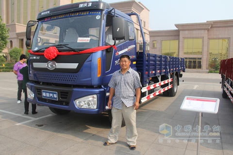 瑞沃卡车用户——山东招远市的臧庆磊师傅