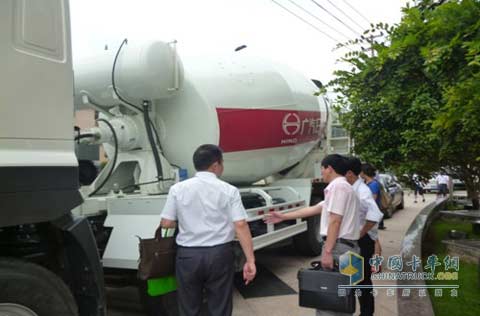 广汽日野8*4车