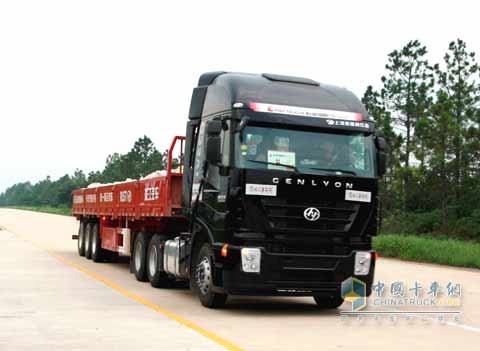 红岩杰狮480牵引车