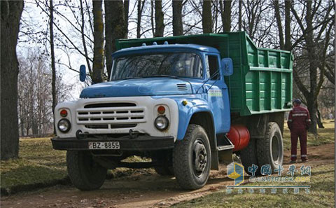 吉尔卡车是苏联最大的卡车生产厂之一