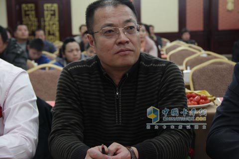 塔里木石油分公司塔西南勘探开发公司运输部总经理廖庆荣