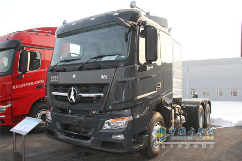 北奔重卡V3天然气牵引车