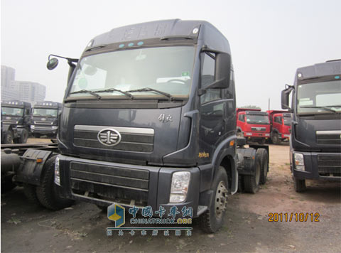 一汽解放 新大威6*4牵引车